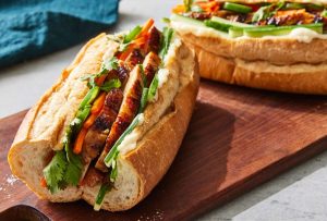 Banh Mi Heo Quay Vietnam Sandwich Perut Babi Panggang