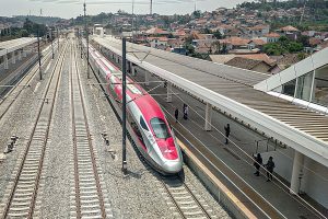 Uji Coba Kereta Cepat Jakarta-Surabaya Tahap I Di Mulai