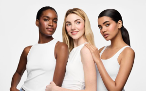 Trik Memilih Warna Baju Dari Undertone Kulit Pakai Kamera HP