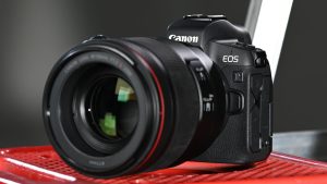 Canon EOS R Digital Vlogging: Kamera Mirrorless Terkecil