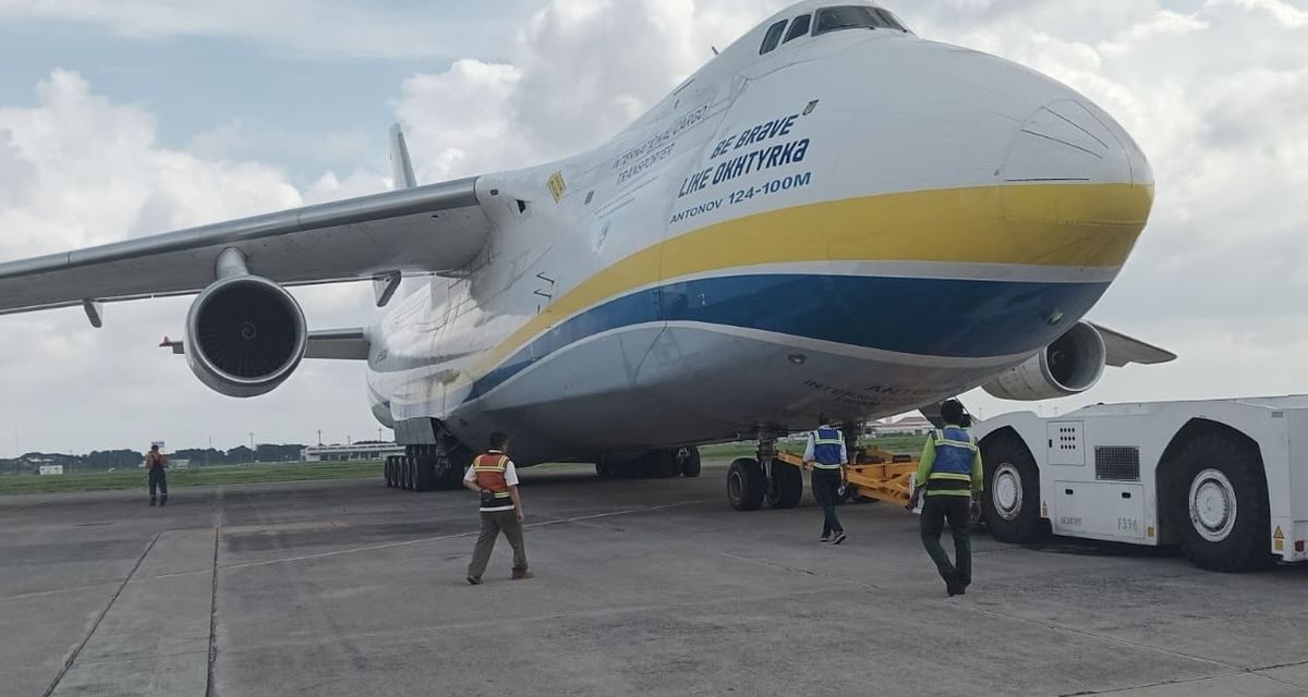 Pesawat Kargo Raksasa Pertama Sukses Mendarat Di IKN