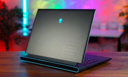 Alienware m18 R2 Rilis: Laptop Gaming Monster Berlayar 480Hz