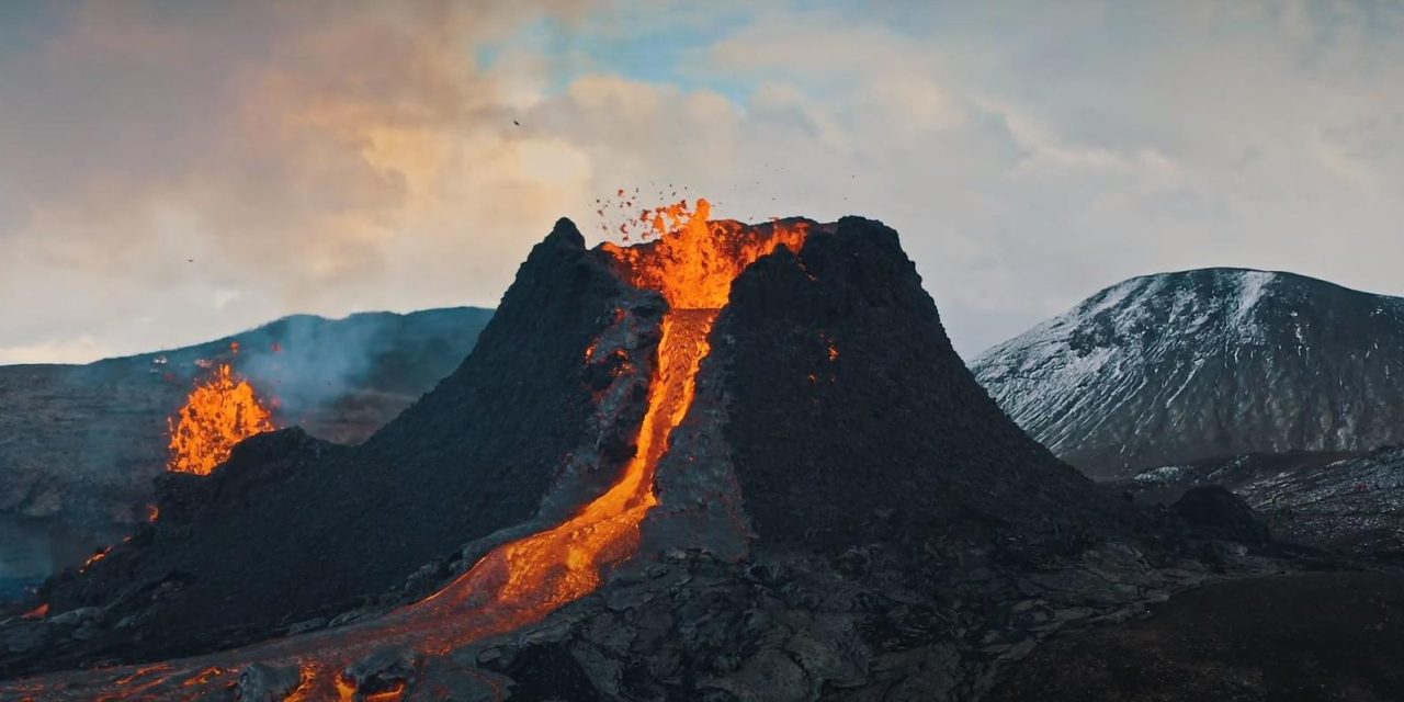 Tim Geologi Islandia Pasang Kamera Thermal Di Fagradalsfjall