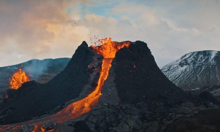 Tim Geologi Islandia Pasang Kamera Thermal Di Fagradalsfjall