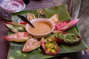 Laksa Johor Khas Malaysia: Ikan Parang Kental Dan Daun Kesum