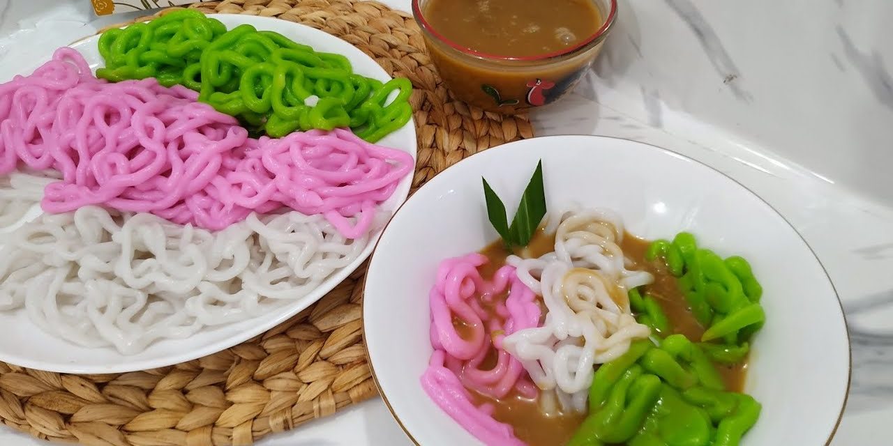 Kue Putu Mayang Betawi: Kelezatan Mi Tepung Beras Kuah Kinca