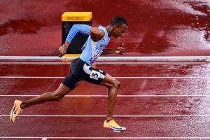 Collen Kebinatshipi Melesat Puncaki Podium Lari 400m