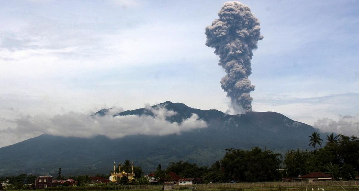 PVMBG Operasikan Seismograf Generasi Baru Di Gunung Marapi