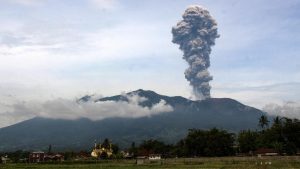 PVMBG Operasikan Seismograf Generasi Baru Di Gunung Marapi